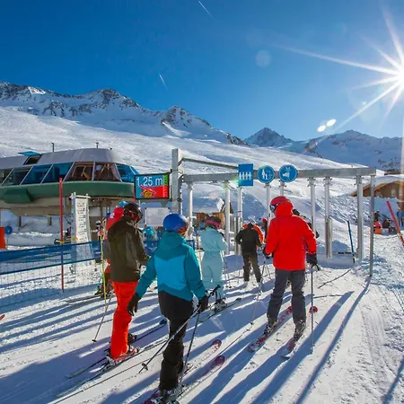Le Cristal Gm19 Mountain View, Pool & Parking- Happy *