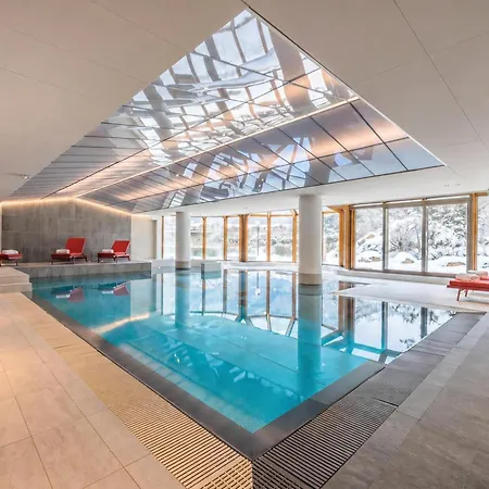 Le Cristal Gm19 Mountain View, Pool & Parking- Happy *